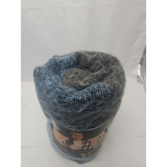 Plaid Igloos Womens Shawl (Blue/Gray/Black) - Picture 4 of 11